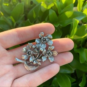 Vintage Dark Silver 3 Flower Heavy Brooch Pin